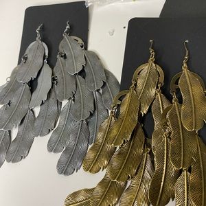 Grey Feather Dangle Earrings Never Been Wore Fashion Jewelry